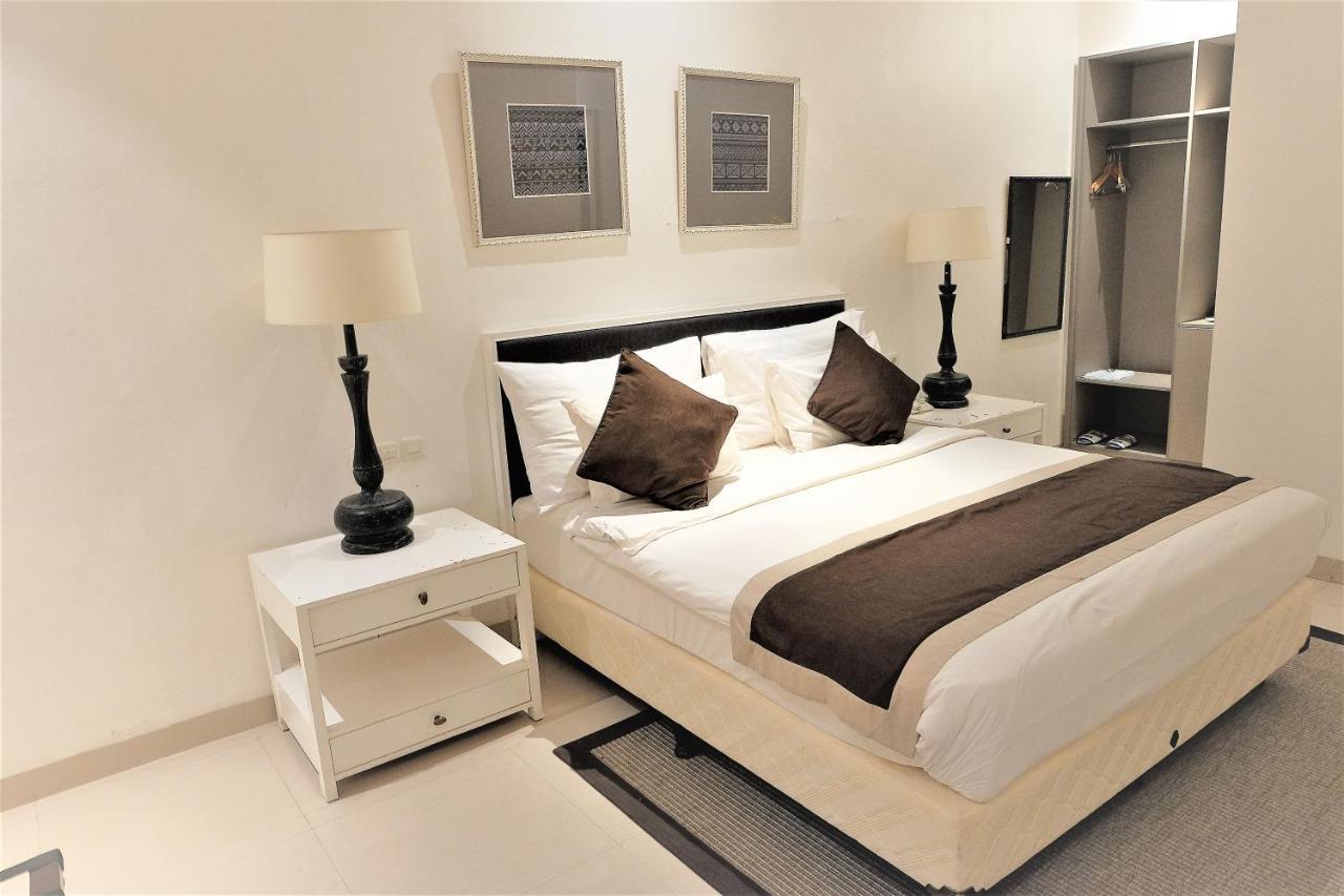 M Hotel Sorong Kültér fotó