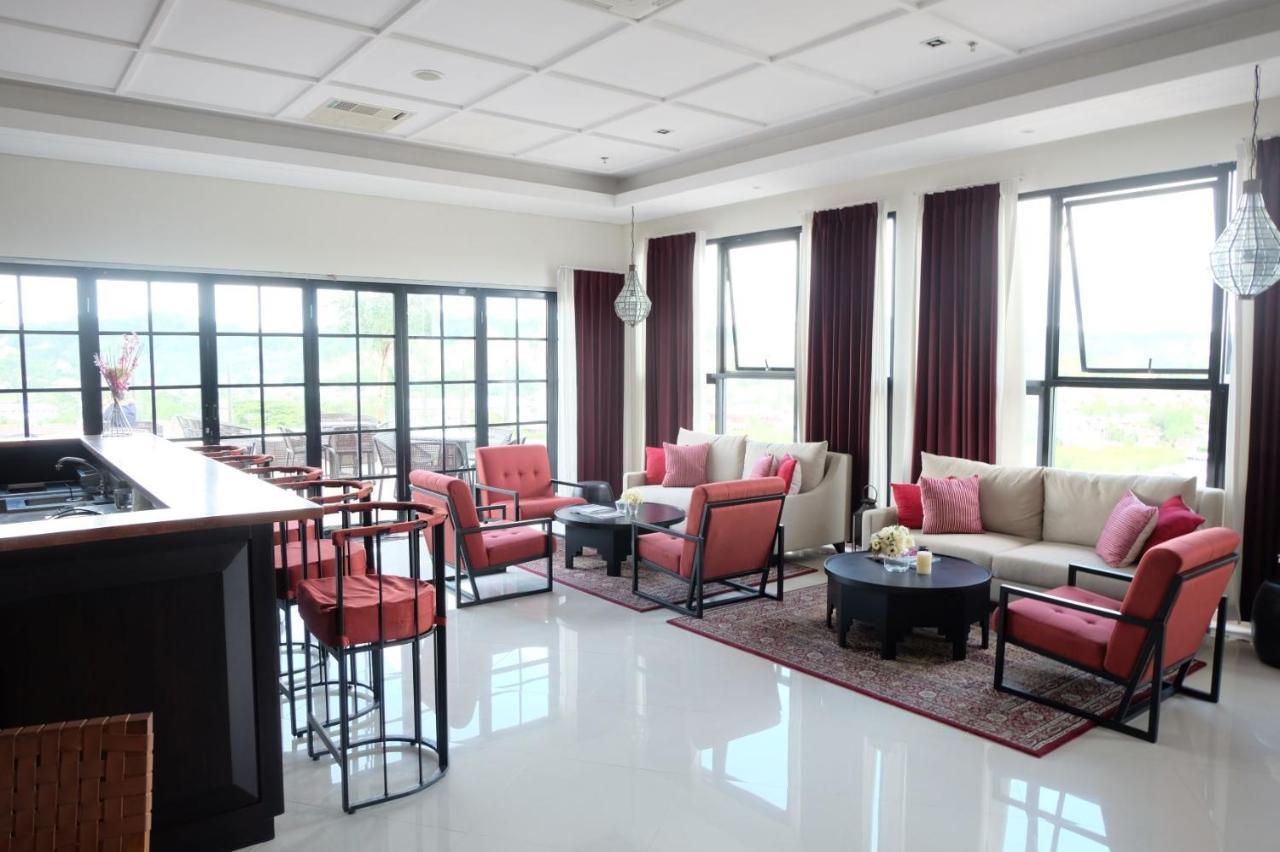 M Hotel Sorong Kültér fotó