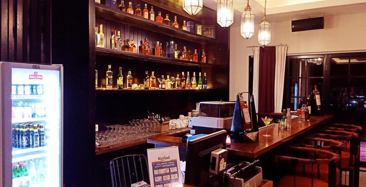 M Hotel Sorong Kültér fotó