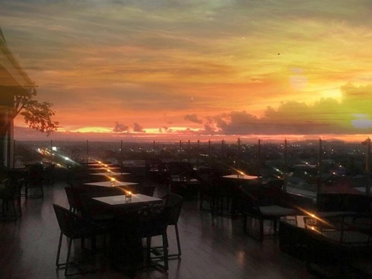 M Hotel Sorong Kültér fotó